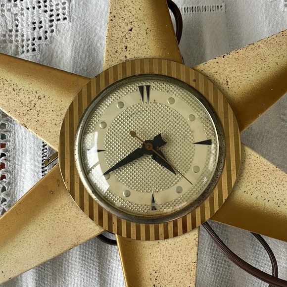 Vintage Mid-Century Atomic Star Clock by Bilt-Rite 20.5 Inches - Picture 2 of 16